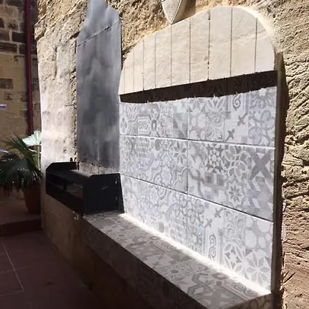 Ta' Lucia * Kerċem
